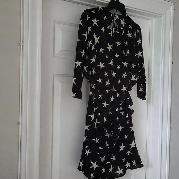 Women's dress - Picture 8 of 9